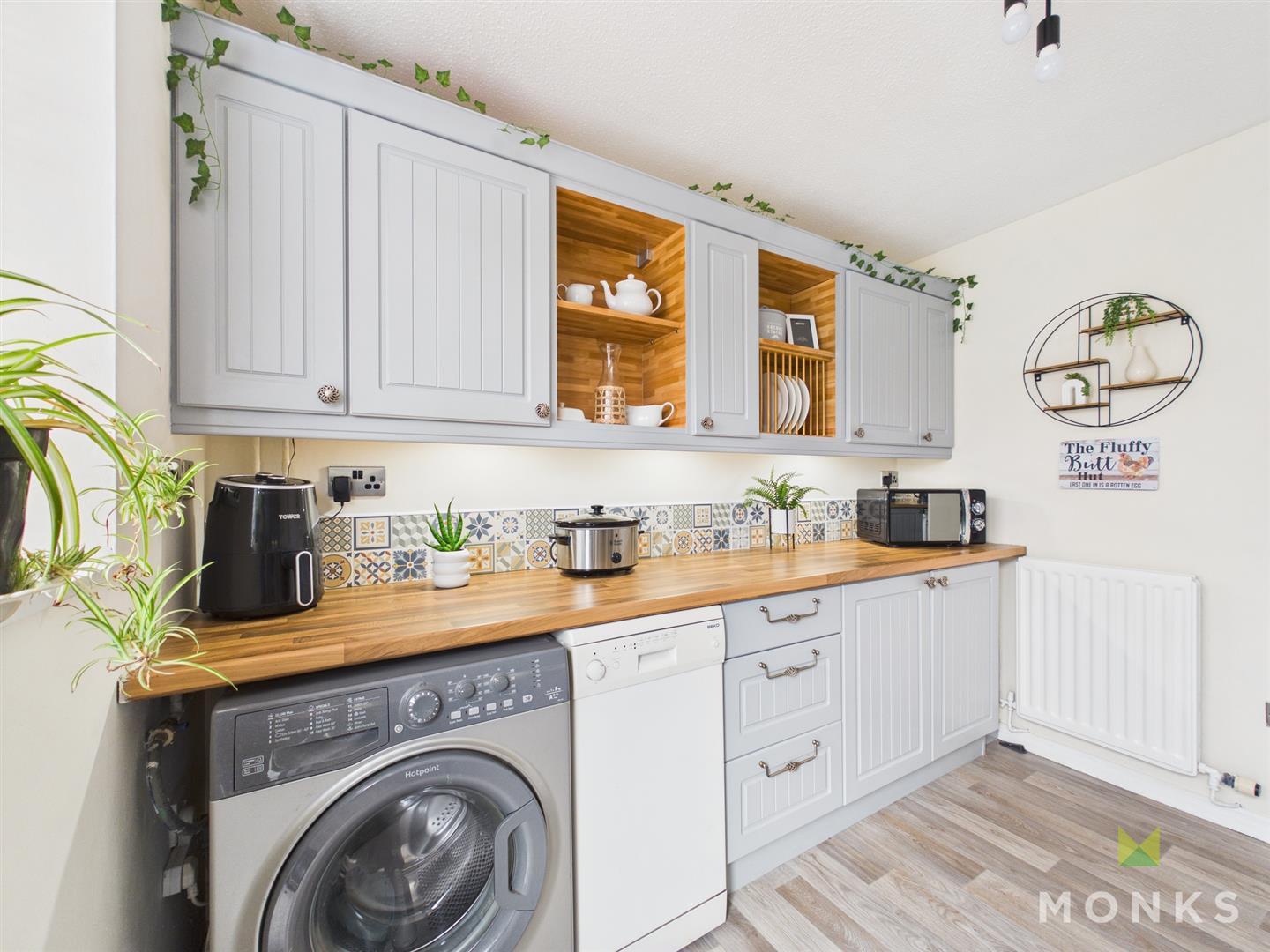 4 Crampton Court, Oswestry, SY11 2YP For Sale